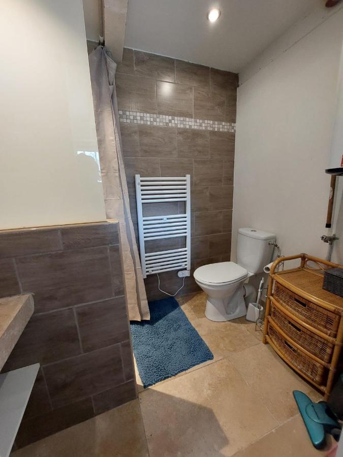 Viens Logement D'Exception Pres Du Colorado Provencal Dans Une Residence Au Calme Avec Piscine Offrant Une Vue Imprenable Sur Le Luberon Depuis Sa Terrasse מראה חיצוני תמונה