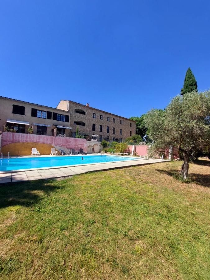 Viens Logement D'Exception Pres Du Colorado Provencal Dans Une Residence Au Calme Avec Piscine Offrant Une Vue Imprenable Sur Le Luberon Depuis Sa Terrasse מראה חיצוני תמונה