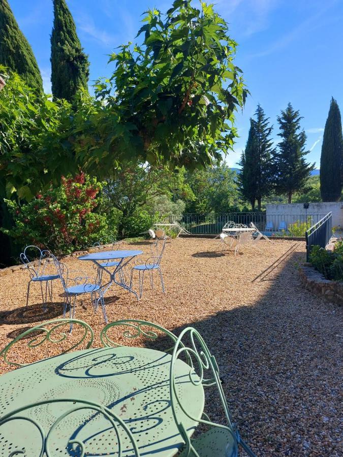 Viens Logement D'Exception Pres Du Colorado Provencal Dans Une Residence Au Calme Avec Piscine Offrant Une Vue Imprenable Sur Le Luberon Depuis Sa Terrasse מראה חיצוני תמונה