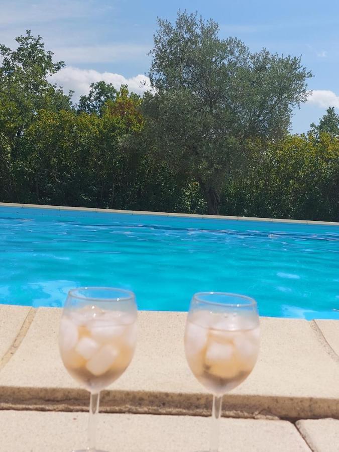 Viens Logement D'Exception Pres Du Colorado Provencal Dans Une Residence Au Calme Avec Piscine Offrant Une Vue Imprenable Sur Le Luberon Depuis Sa Terrasse מראה חיצוני תמונה